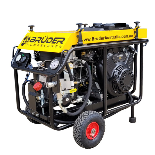 Brüder [SP750] 47cfm Rotary screw compressor, Petrol driven with wheeled transport frame